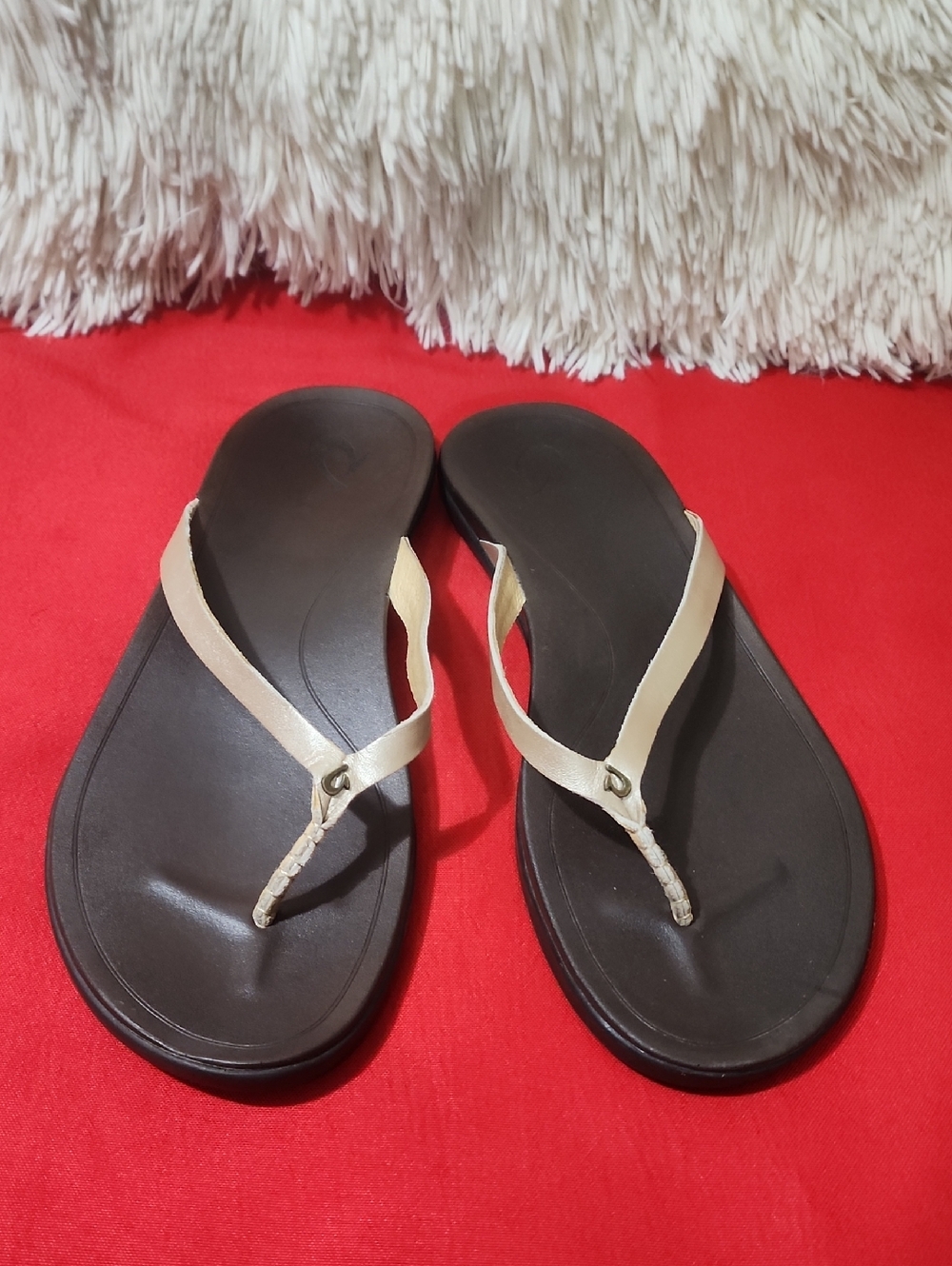 OluKai Ho'opio Malua Gold Sandals